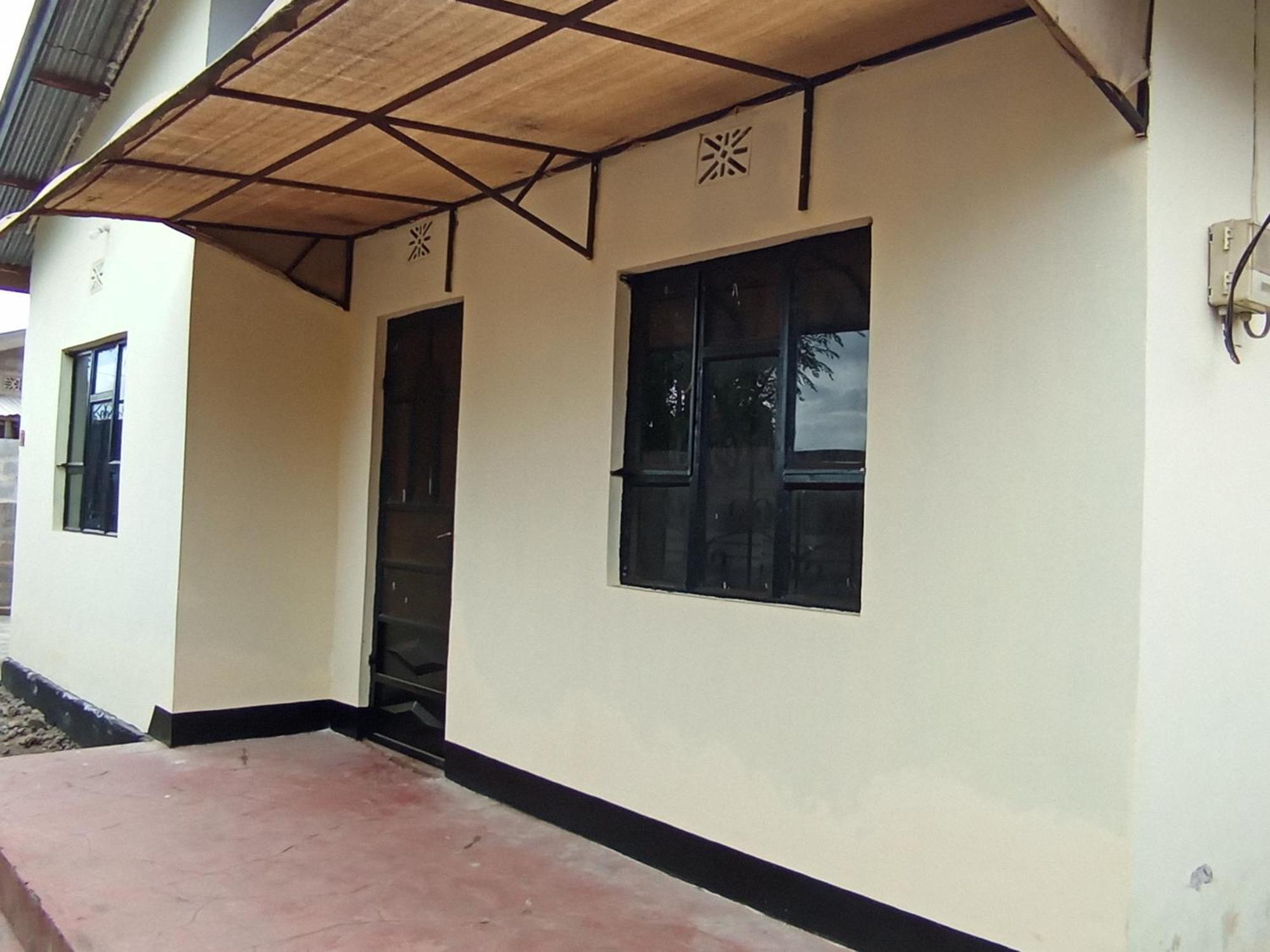 Airb&B Homestay Boma la Ngombe Exterior photo